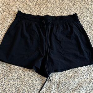 Lou & Grey Navy Wanderweave Shorts
